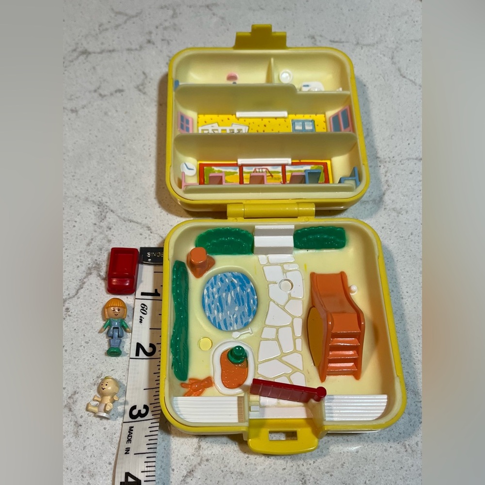 Vintage Polly Pocket Midge's Play School c1989 Bluebird Yellow Square COMPLETE - Picture 5 of 6
